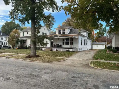 721 W Main Cross Street, Taylorville, IL 62568