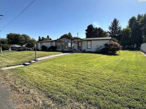 14 E State St., St. John, WA 99171