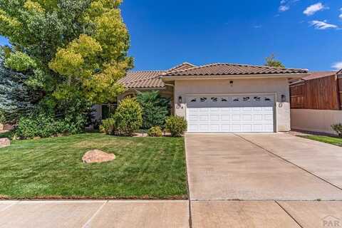 1014 Olivecrest Dr, Pueblo, CO 81005