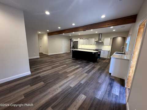 3884 Route 115, Blakeslee, PA 18610