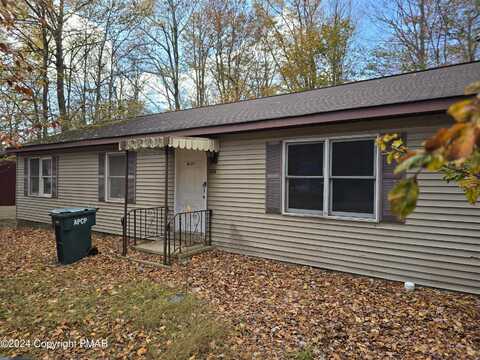 7174 Robinwood Drive, Tobyhanna, PA 18466