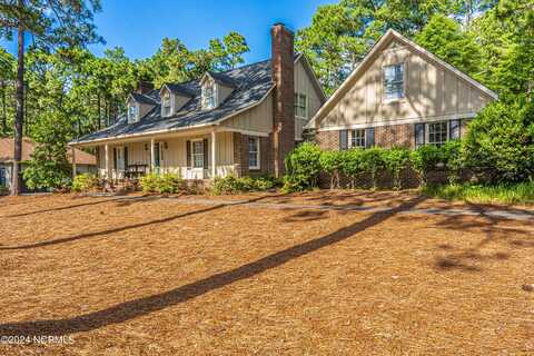 220 Broadmeade Drive, Southern Pines, NC 28387