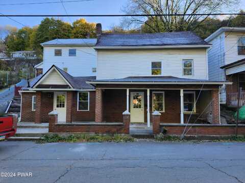 215 Riverside Dr, Honesdale, PA 18431