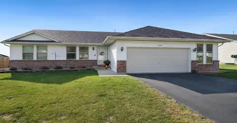 830 Acadia, ROSCOE, IL 61073