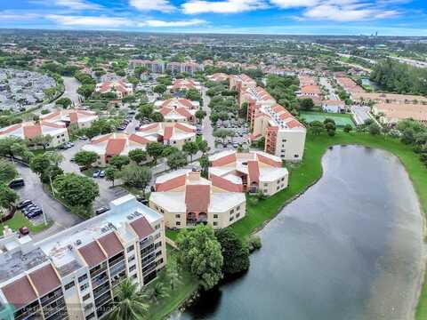 10257 NW 9th Street Cir, Miami, FL 33172