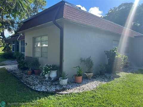 2002 SW Natura Blvd, Deerfield Beach, FL 33441