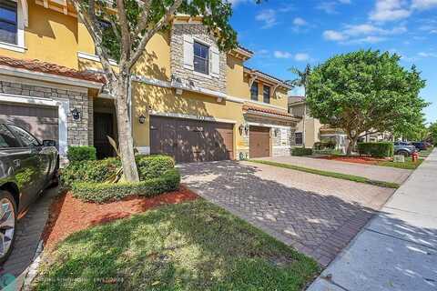 9593 S Town Parc Cir S, Parkland, FL 33076