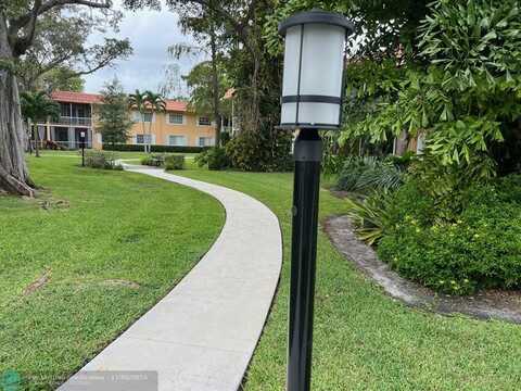 351 NE 19th Pl, Wilton Manors, FL 33305