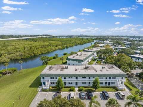 2800 Indian River Boulevard, Vero Beach, FL 32960