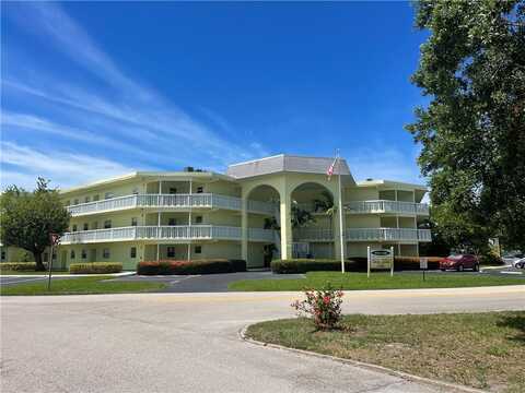 1100 Ponce De Leon Circle, Vero Beach, FL 32960