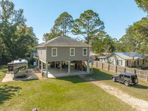 811 Bruce Ave, Carrabelle, FL 32322