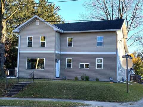 67 WAUPACA Street, CLINTONVILLE, WI 54929