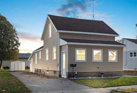 1728 ARIZONA Street, OSHKOSH, WI 54902