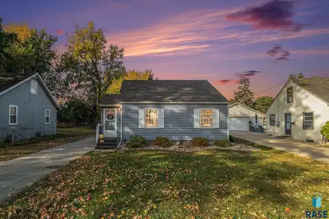 913 S Garfield Ave, Sioux Falls, SD 57104