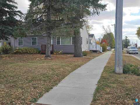 320 11th St SW, Pipestone, MN 56164