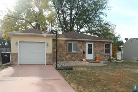 3005 E 19th St, Sioux Falls, SD 57103