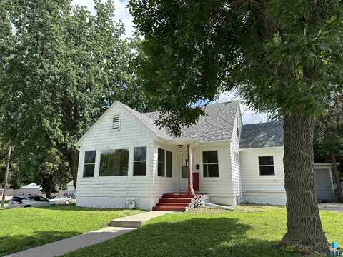 901 W 26th St, Sioux Falls, SD 57105