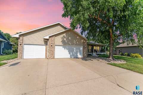 6624 W Thatcher Dr, Sioux Falls, SD 57106