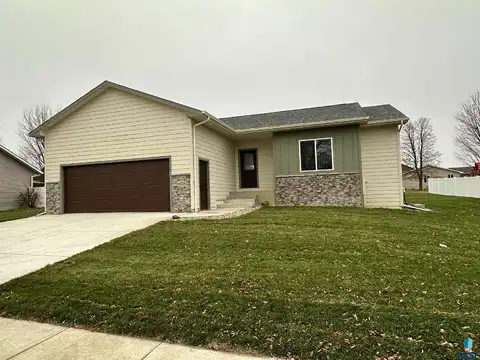 1413 Evergreen Dr, Luverne, MN 56156