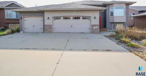 7901 W 53rd St, Sioux Falls, SD 57106