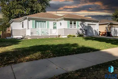 905 S Sneve Ave, Sioux Falls, SD 57103