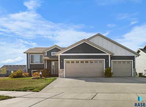 615 Creekside Trl, Harrisburg, SD 57032