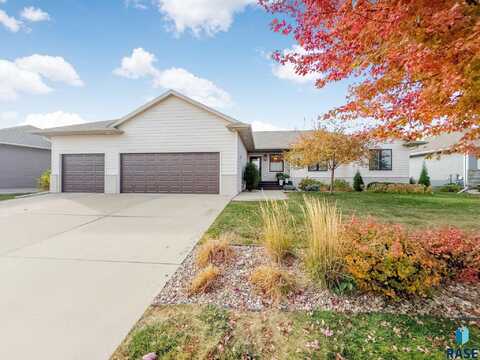 6801 E Steamboat Trl, Sioux Falls, SD 57110