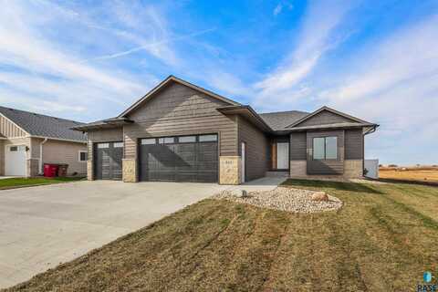 811 Melissa Ave, Harrisburg, SD 57032