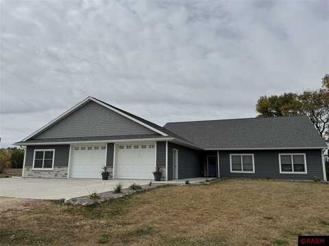 22016 489th Avenue, Lake Crystal, MN 56055