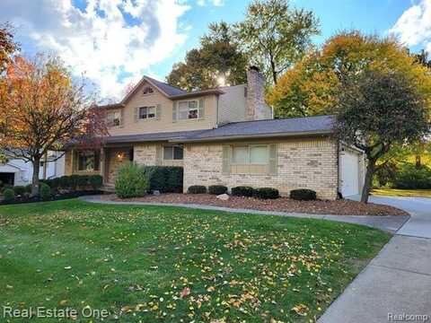 772 CASTLEBAR Drive, Rochester Hills, MI 48309