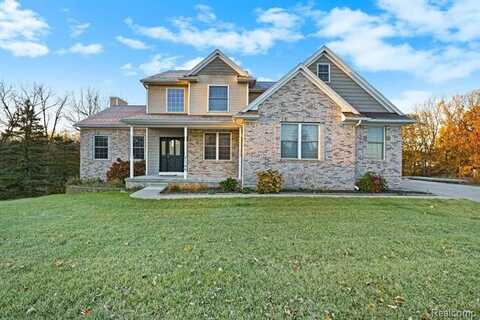 9146 OLD OAK Drive, Grand Blanc, MI 48439