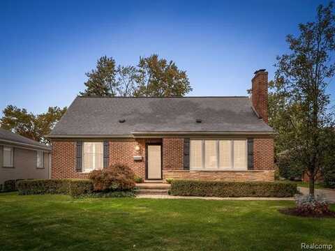 16986 LOCHERBIE Avenue, Beverly Hills, MI 48025