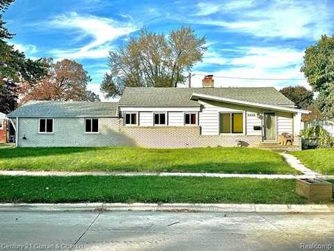 5035 LYONS Circle S, Warren, MI 48092