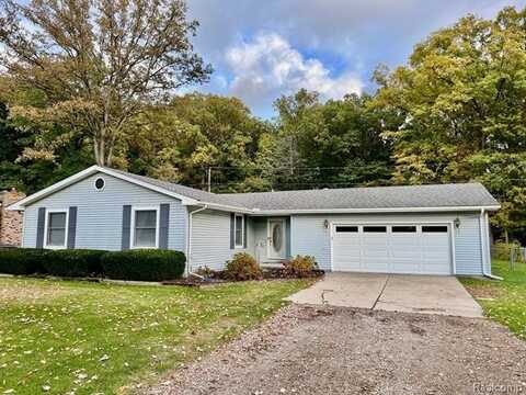 4931 IROQUOIS Trail, North Street, MI 48049