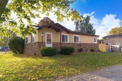 5404 SARVIS Avenue, Waterford, MI 48327