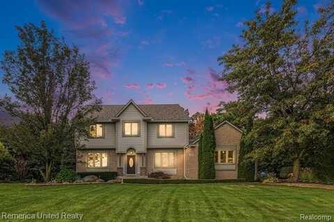 1375 THORN RIDGE Drive, Howell, MI 48843