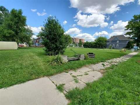 690 W PHILADELPHIA Street, Detroit, MI 48202