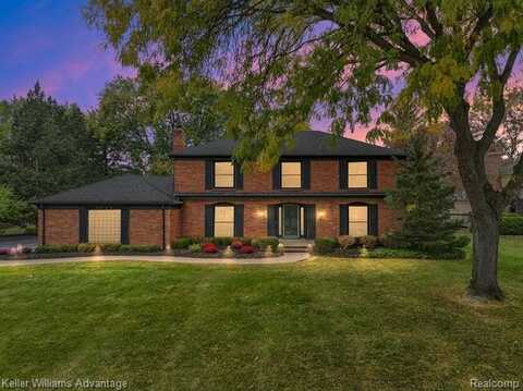 5854 PINECROFT Drive, West Bloomfield, MI 48322