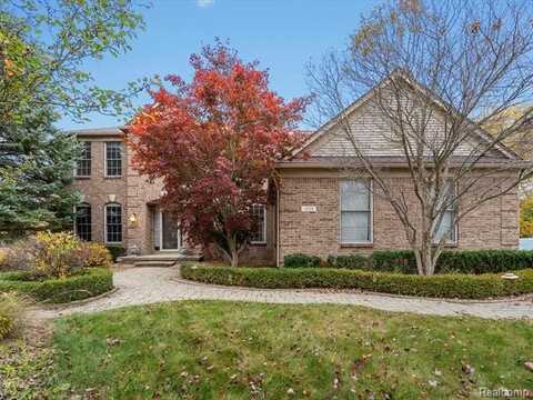 1458 COVINGTON WOODS Lane, Lake Orion, MI 48360