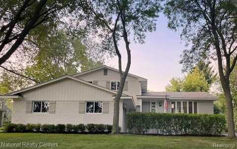 6050 UPPER STRAITS Boulevard, West Bloomfield, MI 48324