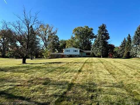 25115 MARTINDALE Road, South Lyon, MI 48178