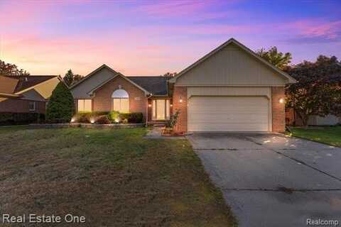 19452 LAMPLIGHTER Trail, Macomb, MI 48044