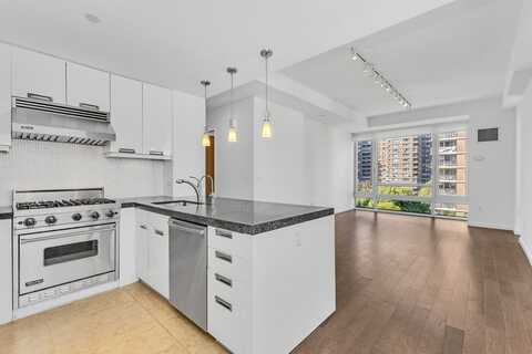 261 West 28th Street, New York, NY 10001