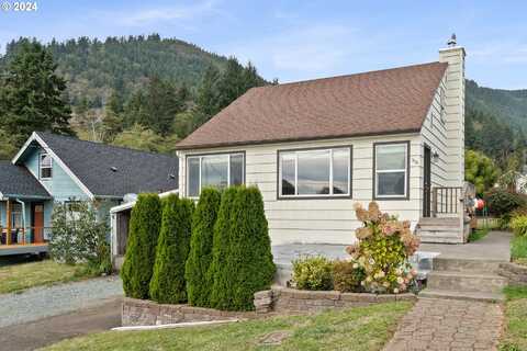 306 EVERGREEN AVE, Garibaldi, OR 97118