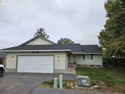 145 ARNOLD LN, Myrtle Creek, OR 97457