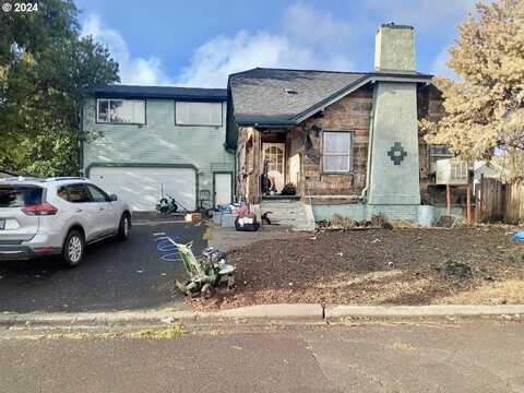 939 N ALAMEDA AVE, Klamath Falls, OR 97601