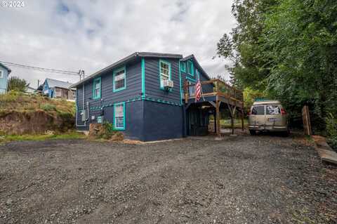 643 B ST, Myrtle Point, OR 97458