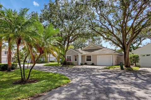 15 Admirals Court, Palm Beach Gardens, FL 33418