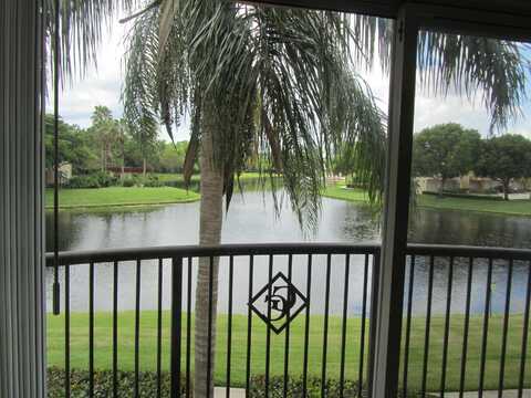 600 Crestwood 614 Court N, Royal Palm Beach, FL 33411