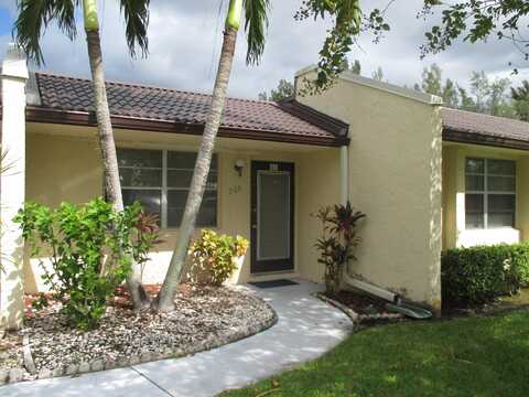 206 Lake Meryl Drive, West Palm Beach, FL 33411